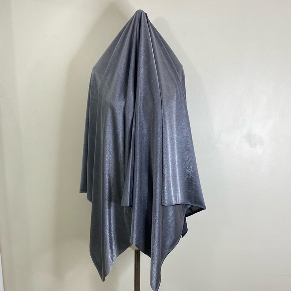 SILVERY GREY STRETCH KNIT FABRIC LIQUID METAL LOOK - Picture 5 of 7